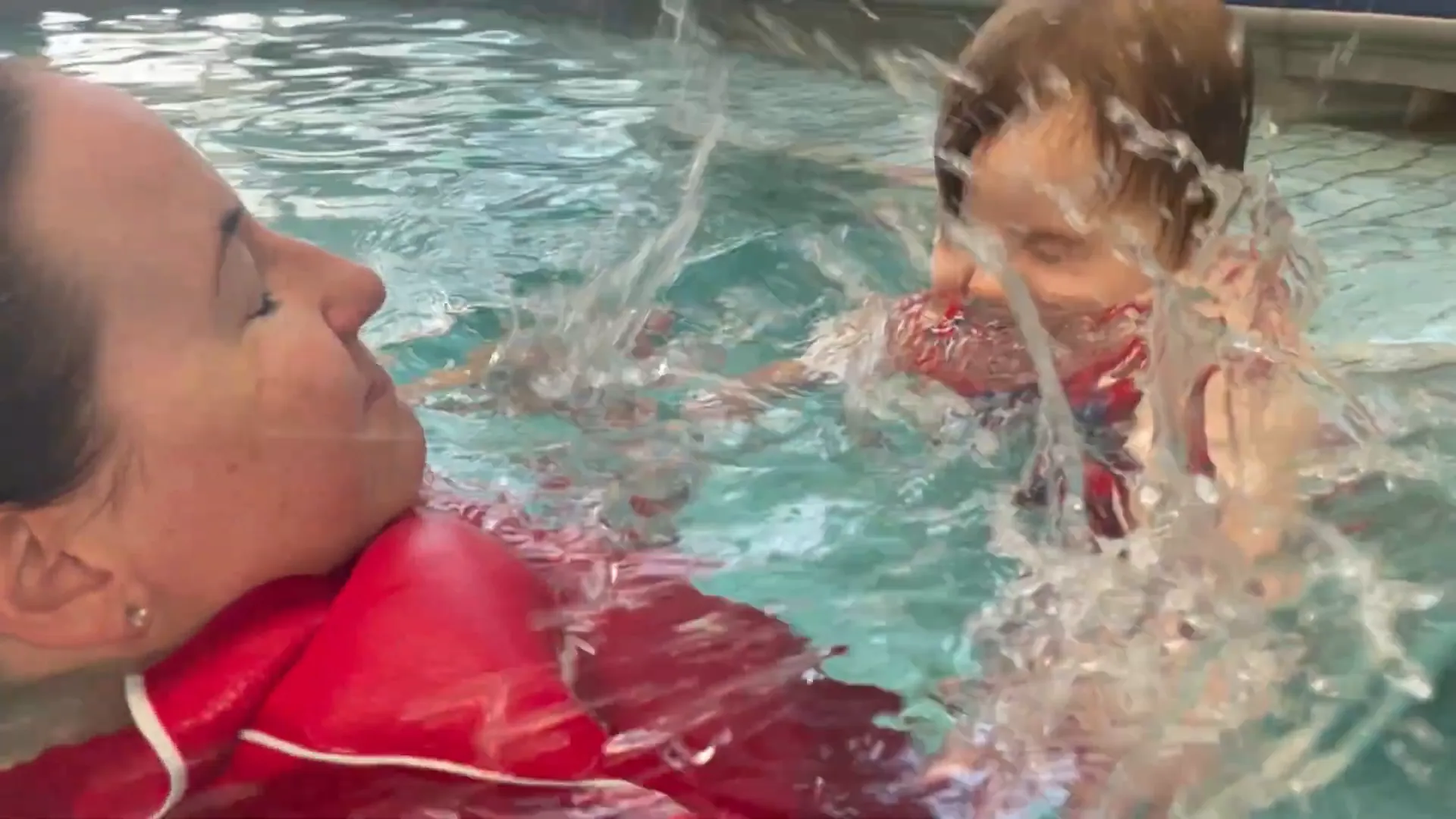 שיעור שחייה עם תינוקות